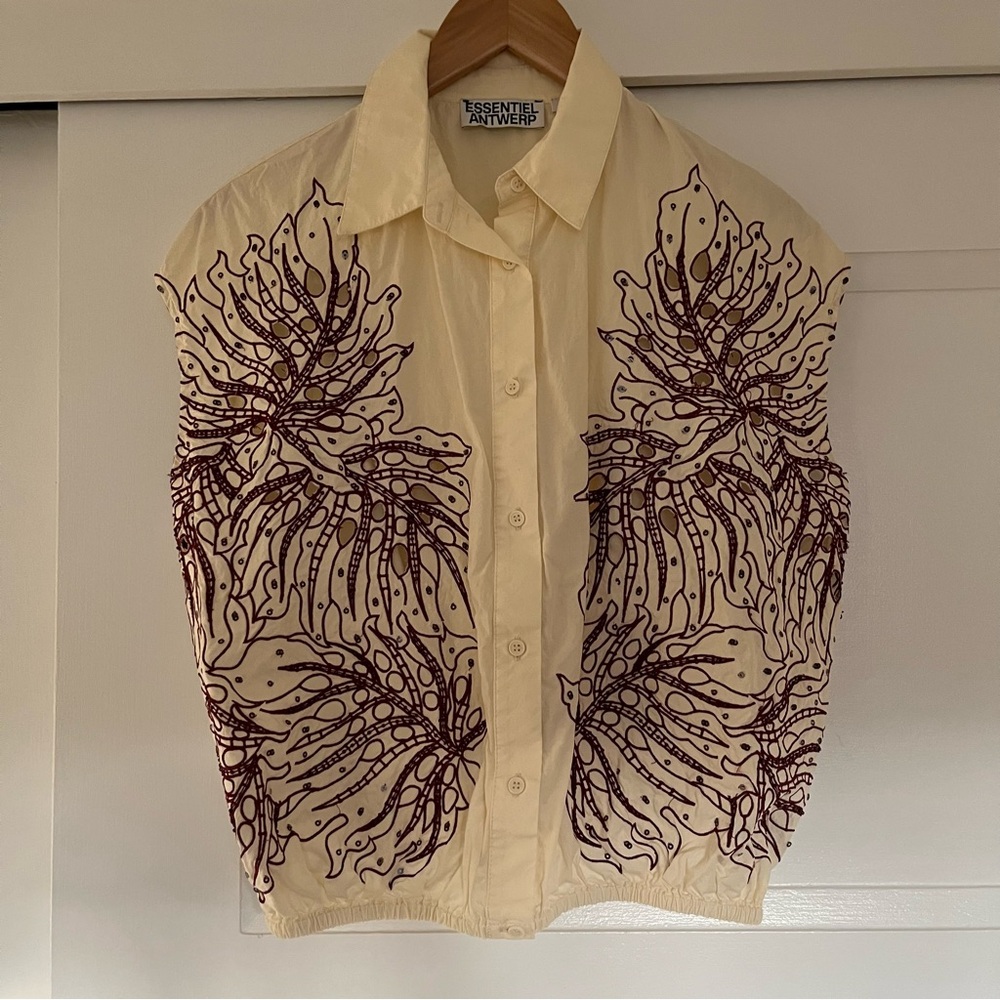cream & burgundy detailed sleeveless top